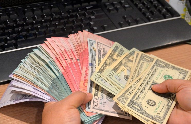 Photo of El dólar sube otros 7 centavos en la RD; es vendido a $61.15